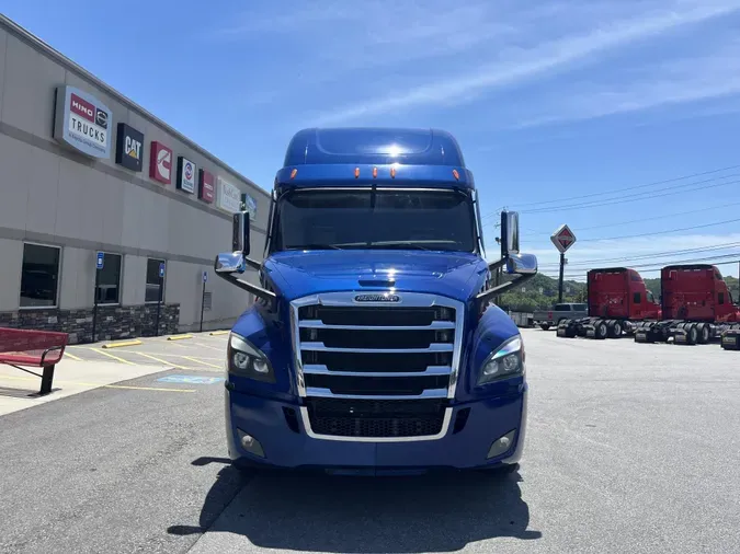 2023 Freightliner Cascadia