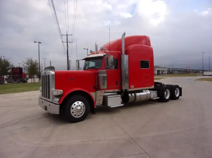 2020 Peterbilt 389