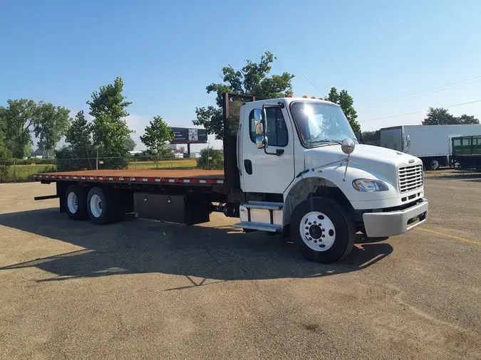 2016 FREIGHTLINER M2 106