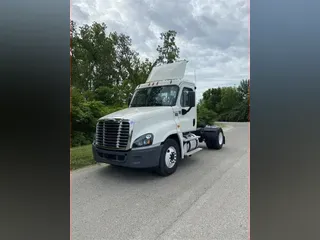 2016 Freightliner CASCADIA 125
