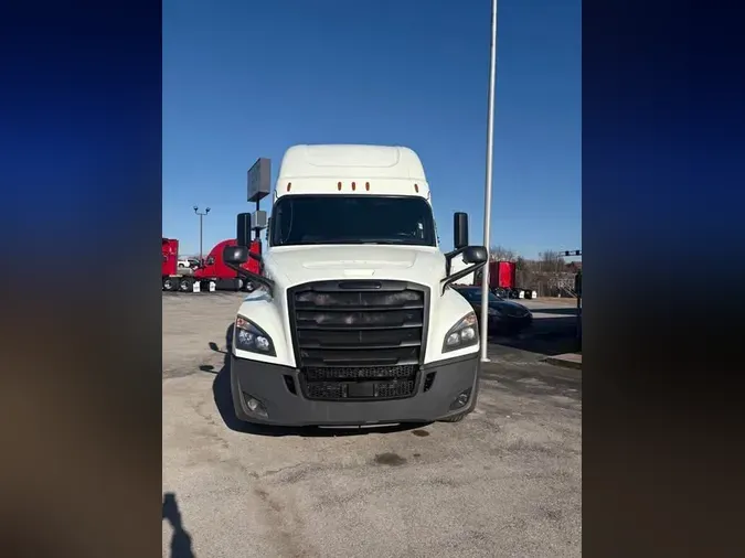 2020 FREIGHTLINER CASCADIA 126