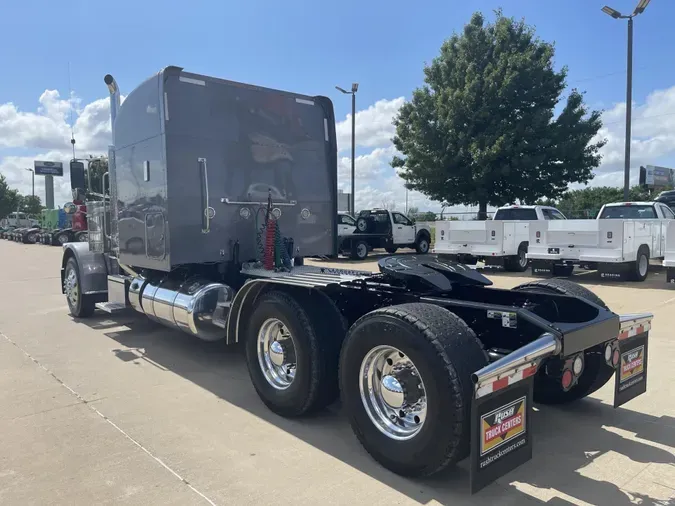 2019 Peterbilt 389