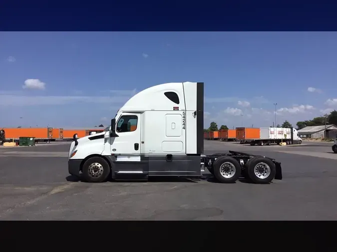 2023 Freightliner Cascadia 126