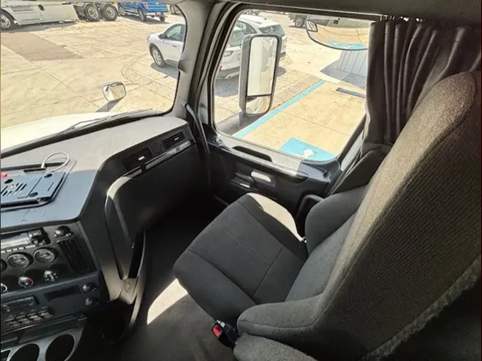 2023 Freightliner Cascadia 126