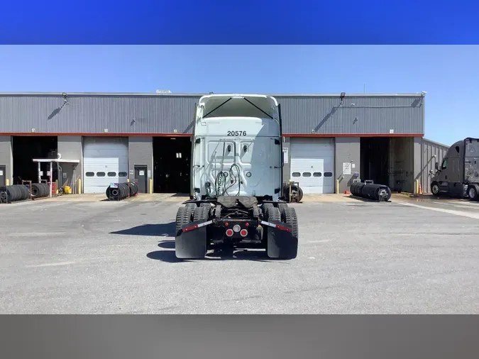2021 Freightliner Cascadia 126
