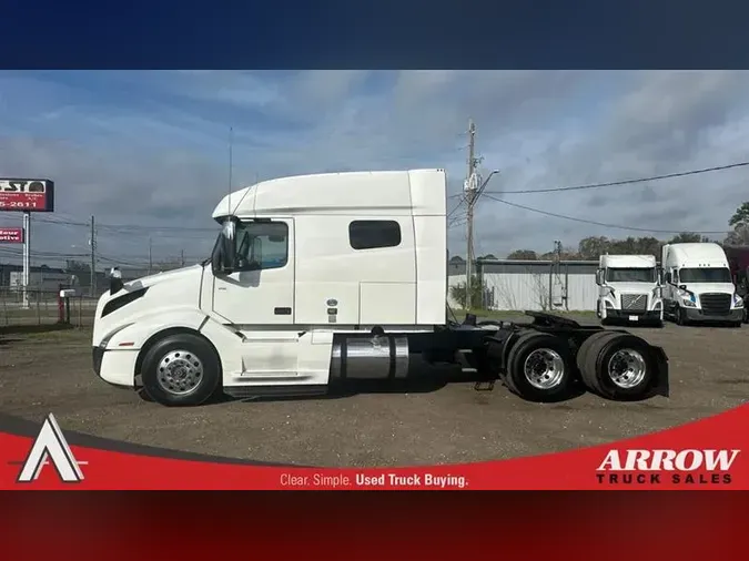 2021 VOLVO VNL740