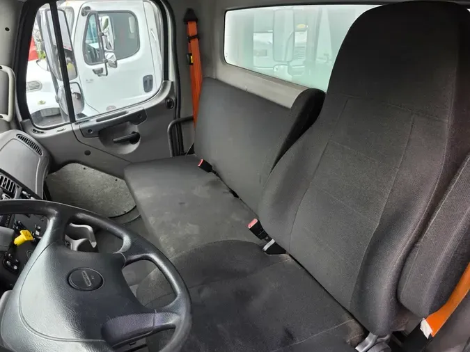 2018 FREIGHTLINER M2 106