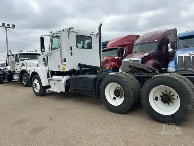 2013 FREIGHTLINER CORONADO 122 SD