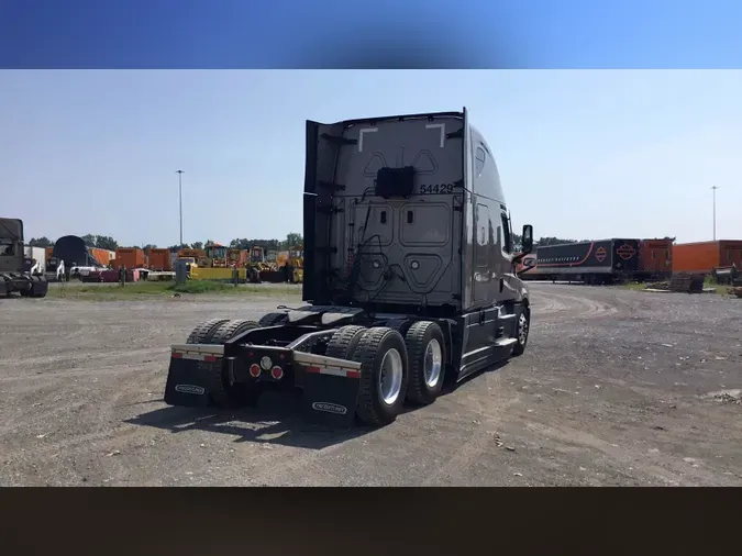 2023 Freightliner Cascadia 1269546f70ee3ffb0cfcab64948ed3ade8a