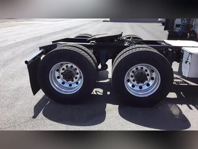 2023 Freightliner Cascadia 126