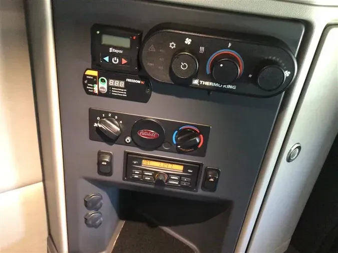 2020 PETERBILT 579