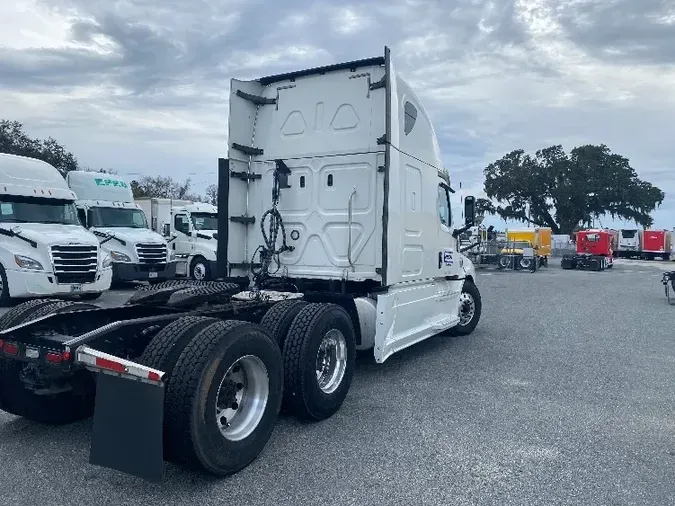 2020 Freightliner T12664ST