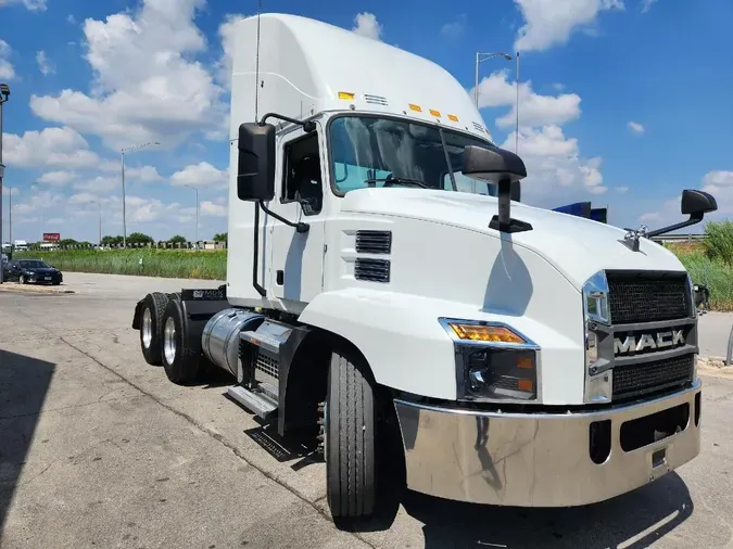 2020 MACK AN64T