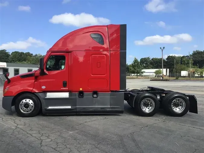 2021 FREIGHTLINER CA126