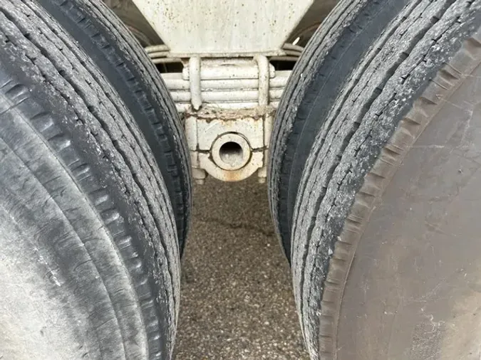 2006 CLEMENT 32 FT END DUMP
