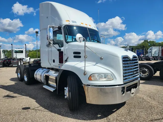 2018 MACK CXU613