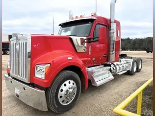 2022 KENWORTH W990