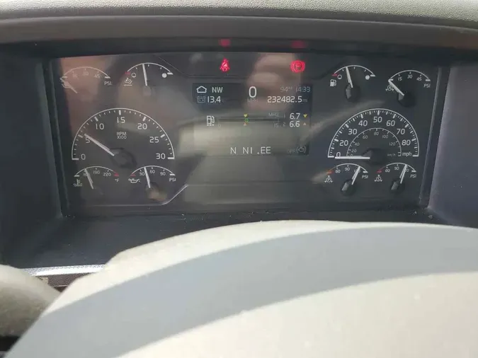 2024 VOLVO VNL64T760