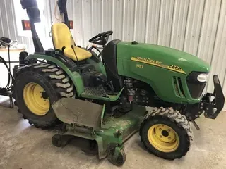 2011 John Deere 2720