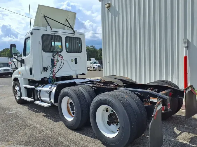 2017 FREIGHTLINER CASCADIA 125