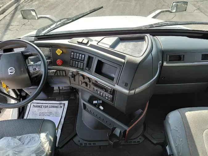 2021 VOLVO VNL64T860