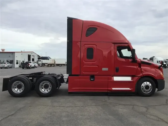 2022 FREIGHTLINER CA126