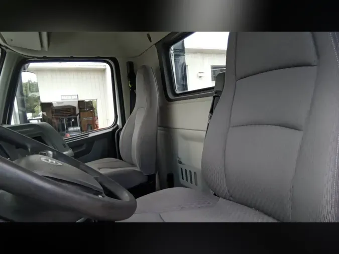 2020 Volvo VNL300