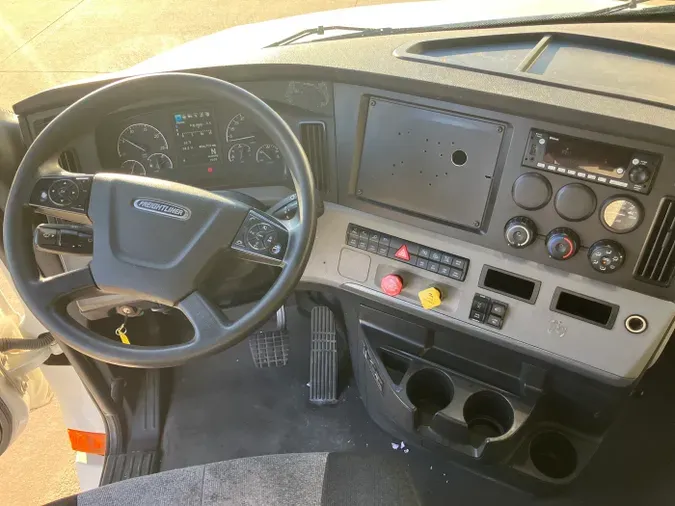 2022 Freightliner Cascadia