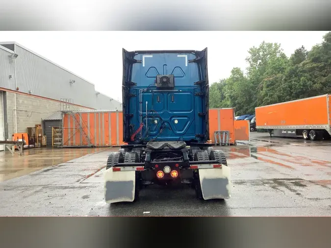 2022 Freightliner Cascadia
