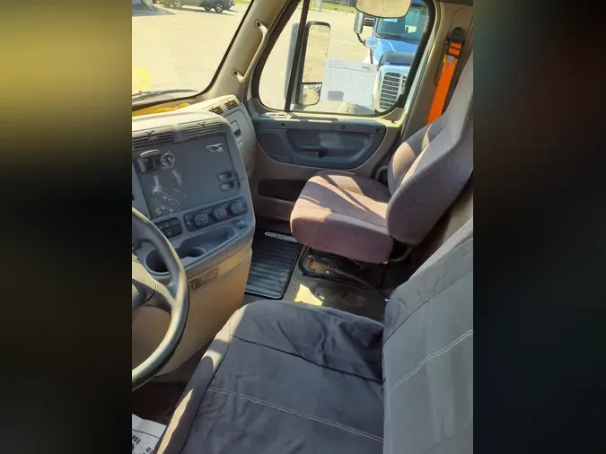 2020 FREIGHTLINER/MERCEDES CASCADIA 125