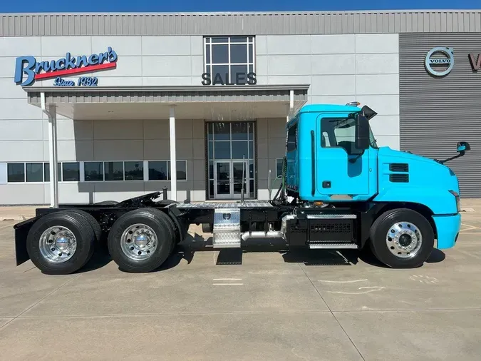 2020 MACK AN64T