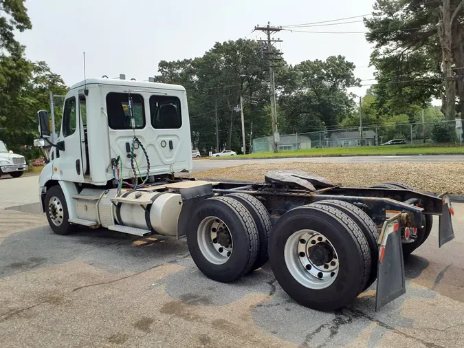 2019 FREIGHTLINER/MERCEDES CASCADIA 113