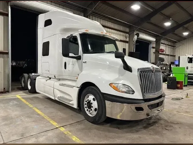 2019 NAVISTAR INTERNATIONAL LT625 SLPR CAB