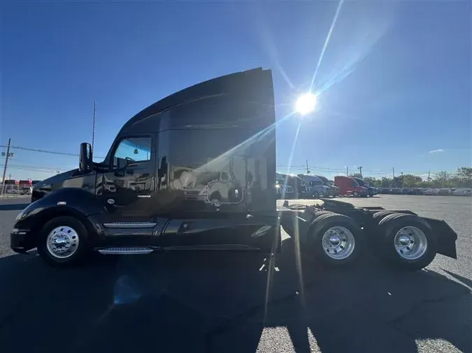 2021 KENWORTH T680