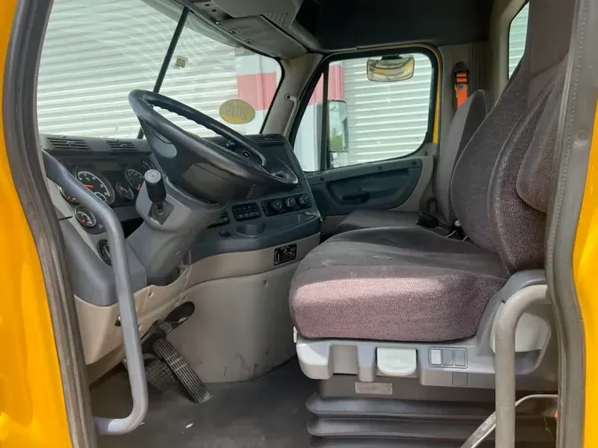 2019 FREIGHTLINER CASCADIA 113
