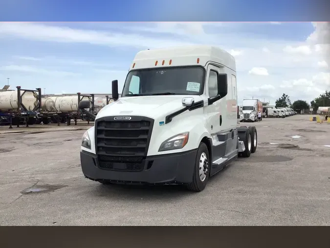 2020 Freightliner Cascadia 126