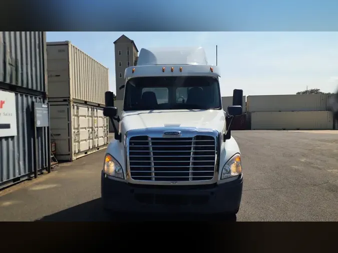 2020 FREIGHTLINER/MERCEDES CASCADIA 125956dc06aa78cc5f6ff632f8777fd1c8a
