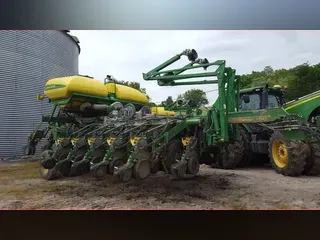 2015 John Deere 1795