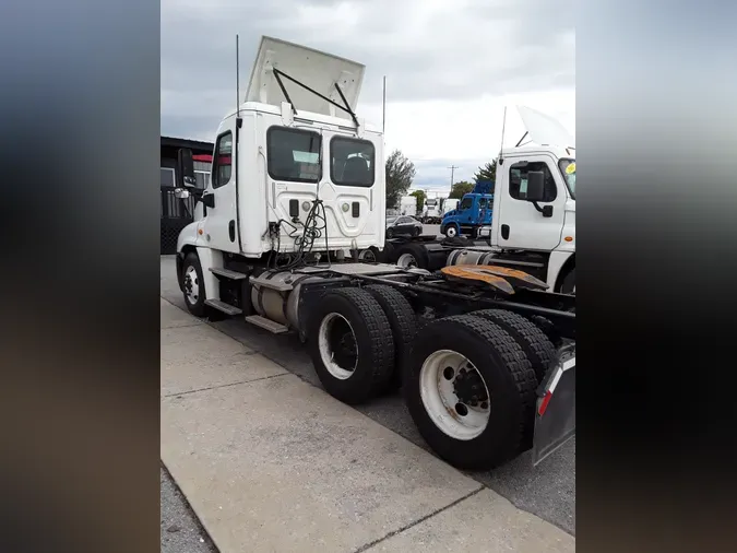 2016 FREIGHTLINER/MERCEDES CASCADIA 125