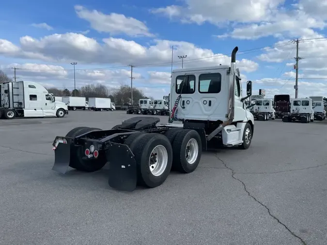 2021 FREIGHTLINER/MERCEDES NEW CASCADIA PX126649573f2eb51917e1bcb81c6a8e57695ed