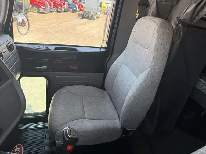 2023 Peterbilt 389