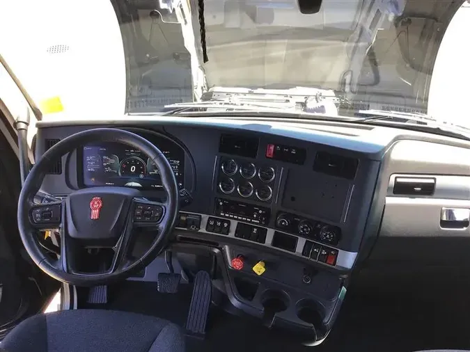 2023 KENWORTH T680
