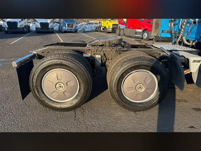 2022 FREIGHTLINER CA126