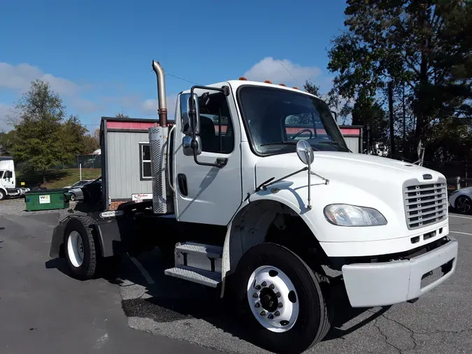 2017 FREIGHTLINER/MERCEDES M2 106