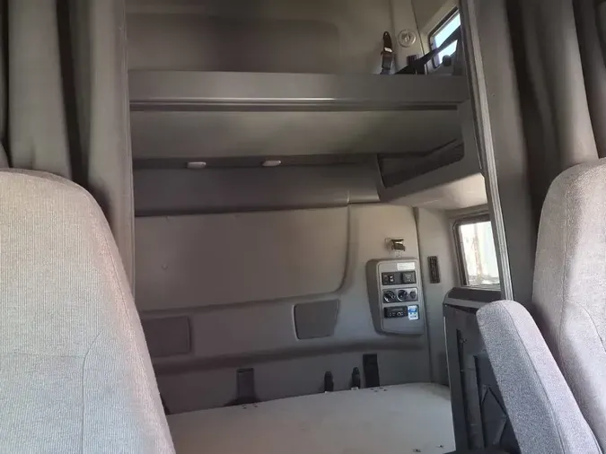 2019 NAVISTAR INTERNATIONAL LT625 SLPR CAB