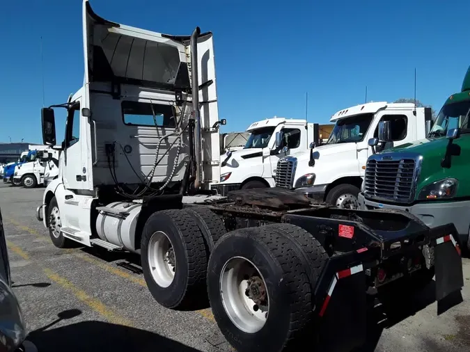 2019 VOLVO VNL64T-300