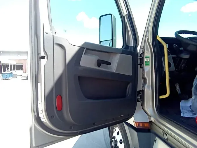 2022 Freightliner Cascadia 126