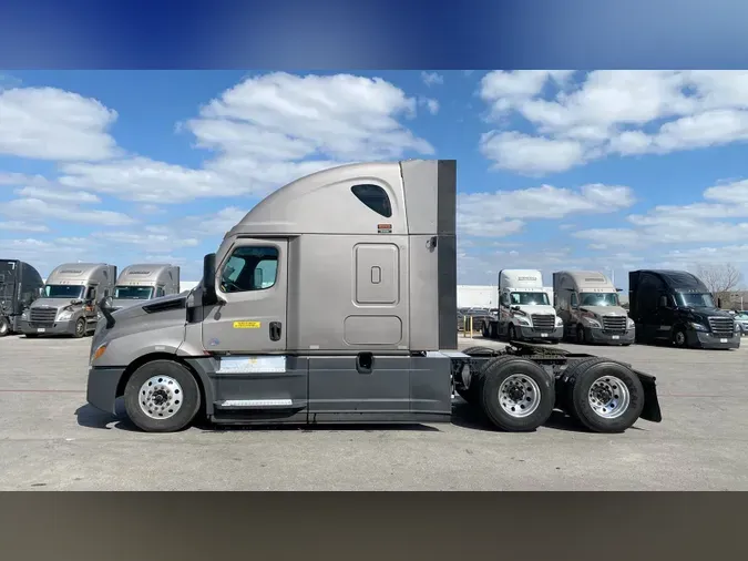 2024 Freightliner Cascadia 126