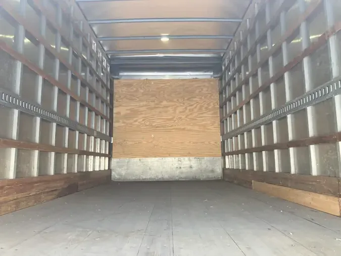 2017 FREIGHTLINER/MERCEDES M2 106