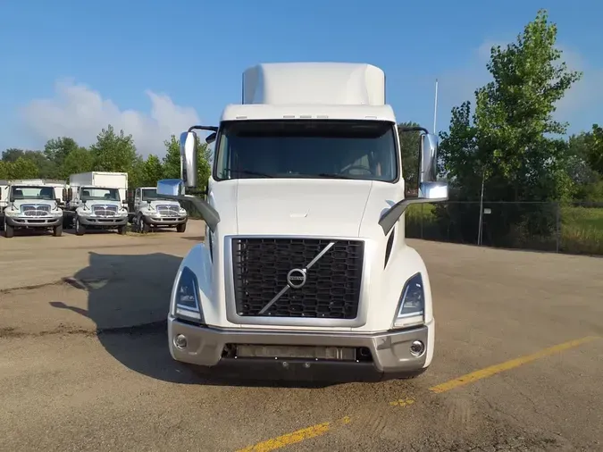 2020 VOLVO VNR62T640